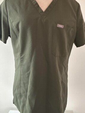 Figs women’s olive green scrub top . Size S #scrubs...